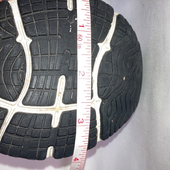 New Balance Kids Shoes Bright Vivid Purple with White Pre-loved Size unknown - Picture 6 of 15